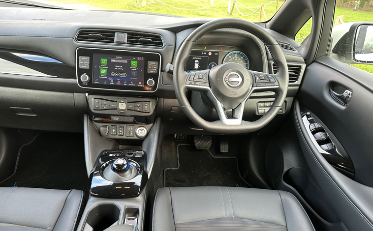 Nissan Leaf Shiro interior