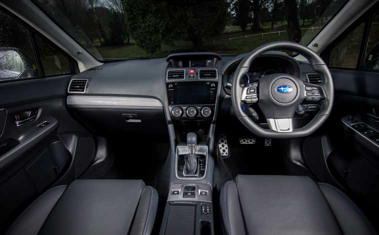 Subaru-Levorg-interior