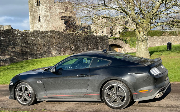 Mustang Mach 1 side