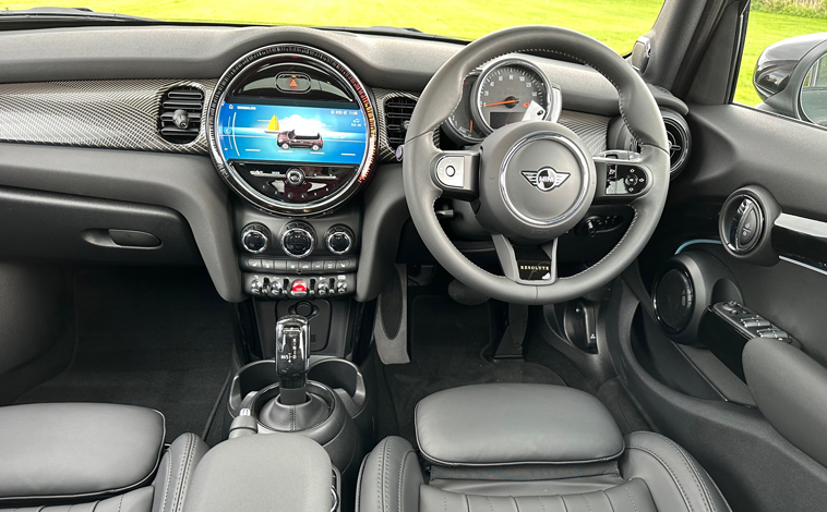 Mini Cooper Resolute interior