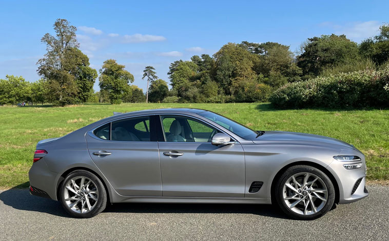 Genesis G70 side