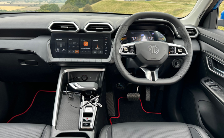 MG ZS Hybrid+ interior