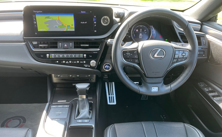 Lexus ES interior