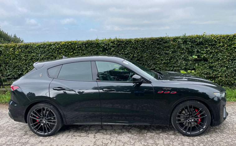 maserati levante trofeo side