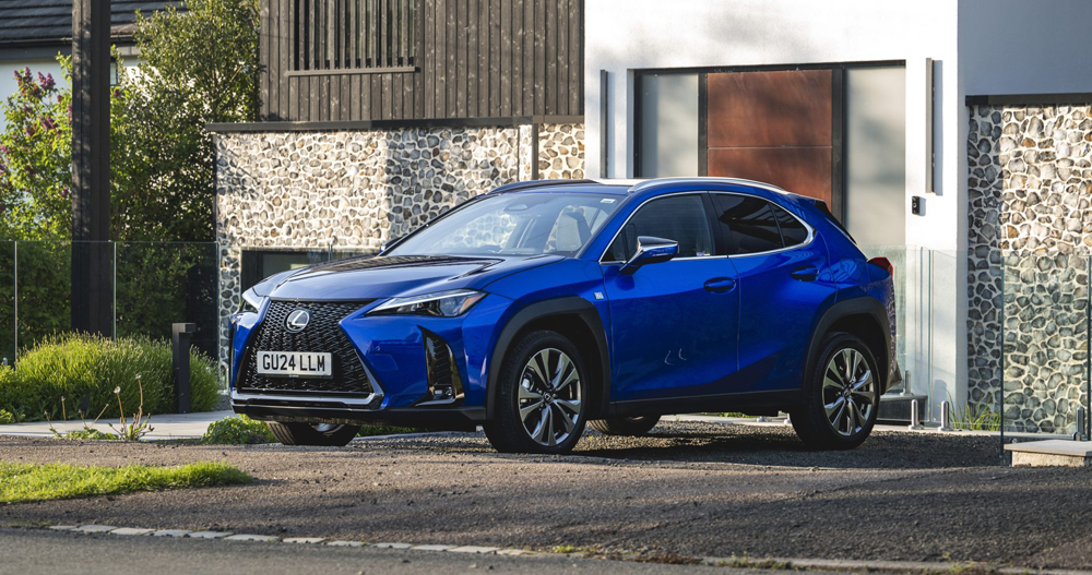 Lexus UX 300h F Sport Design front