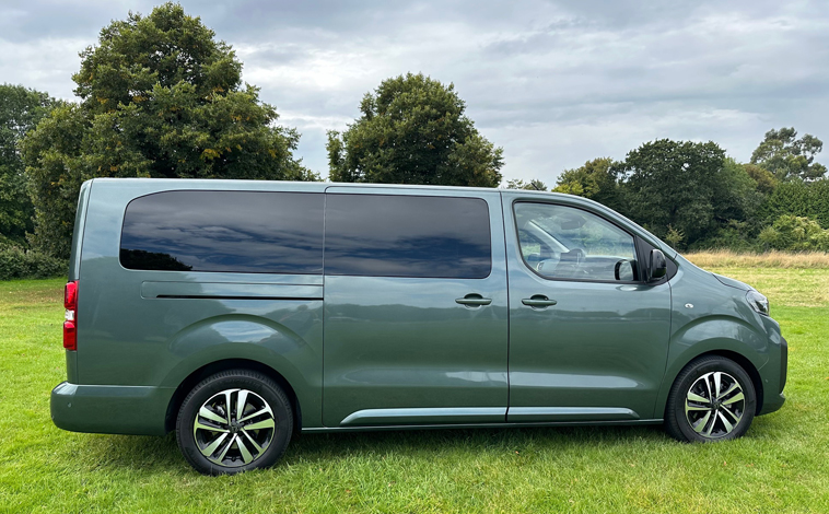 Peugeot E-Traveller side