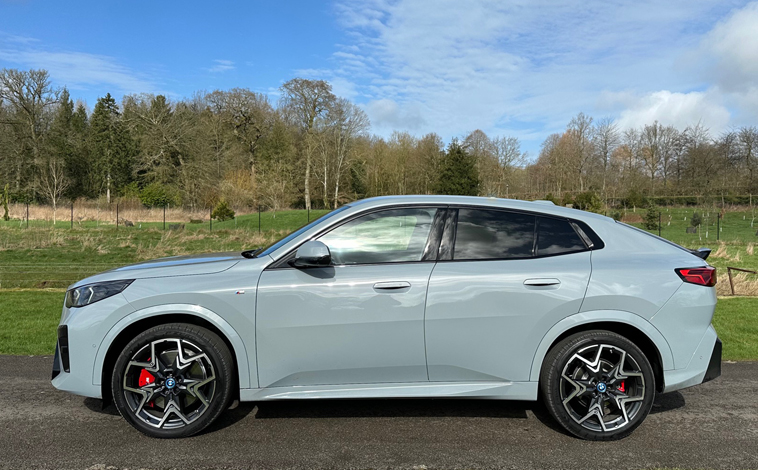 BMW iX2 xDrive30 side