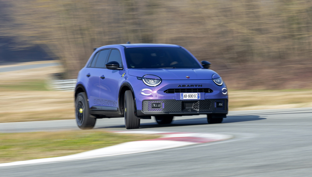 Abarth 600e front